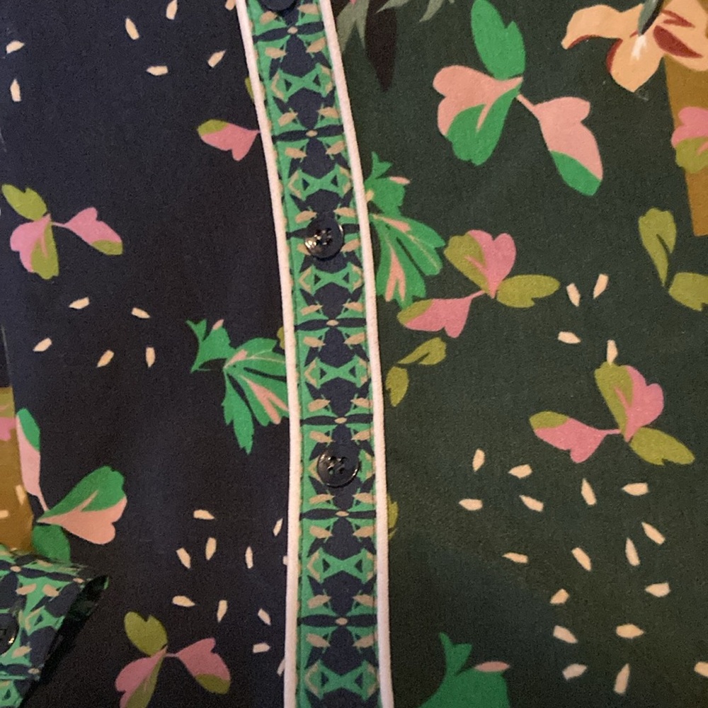 Cabi Bronco Mix Print Green Button Blouse Women’s Size Medium - Picture 7 of 11